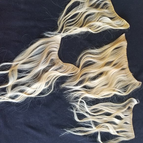 Mane + Stitch Hand-Tied Weft Extenstions - Picture 3 of 4